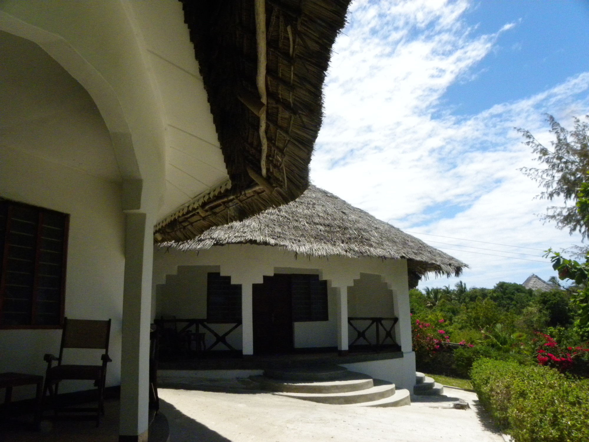 African Sun Sand Sea Beach Resort & Spa Bwejuu Kültér fotó