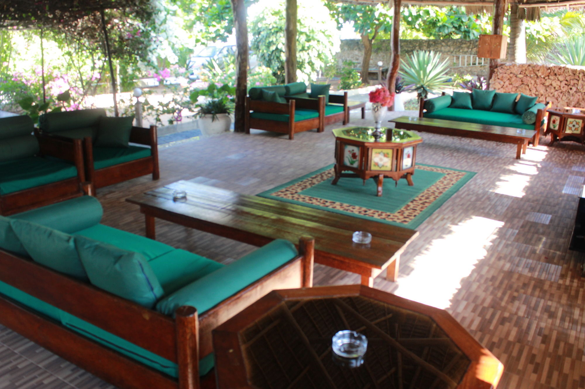 African Sun Sand Sea Beach Resort & Spa Bwejuu Kültér fotó